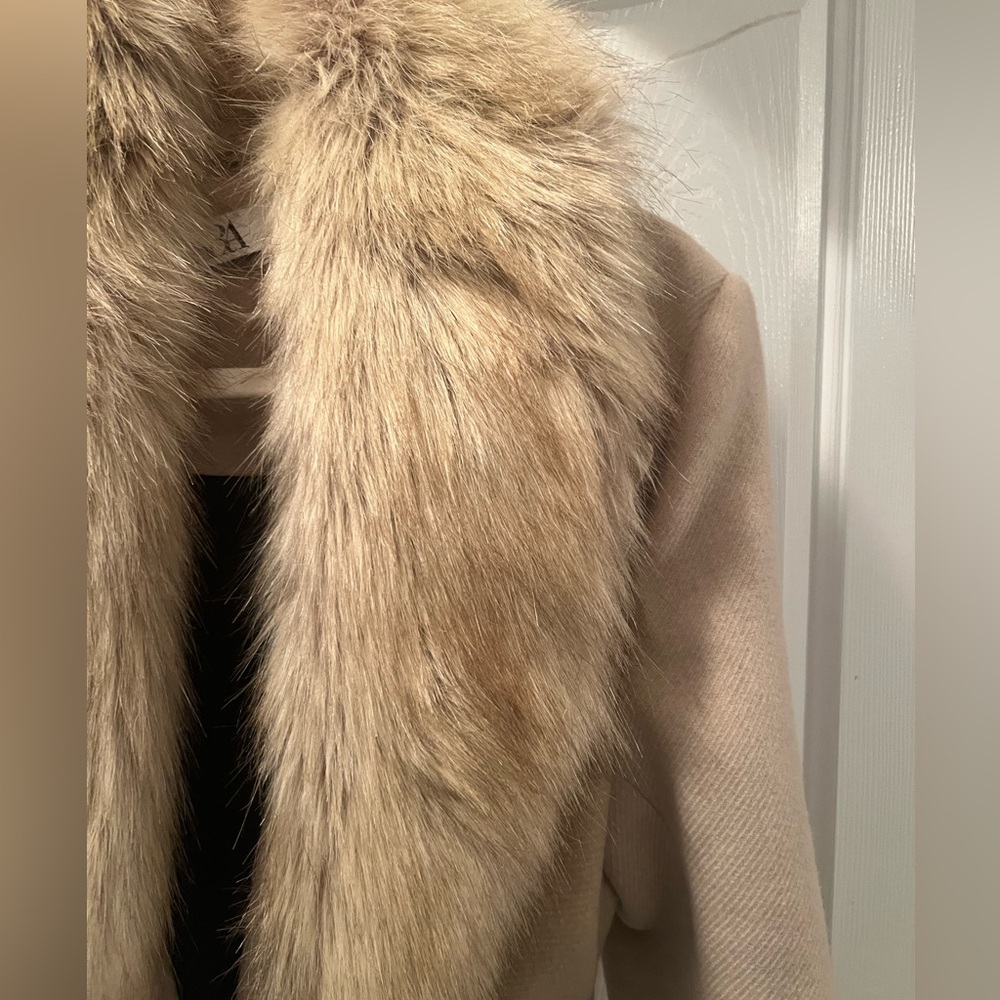 Zara Tan Wool Coat with Faux Fur Collar with belt - Picture 4 of 6